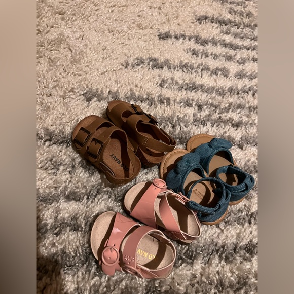 Baby sandal bundle - Picture 2 of 2